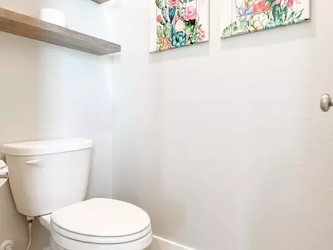 Bath - 677 Silo St, Folsom, CA 95630 photo 9 of 12