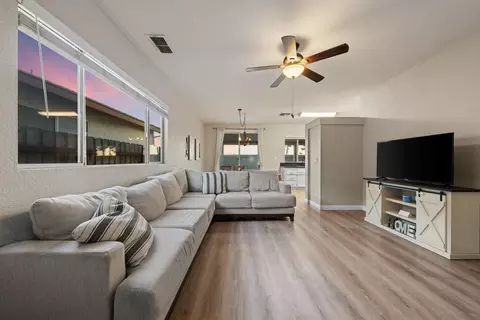 912 Bateman Ct, Galt, CA 95632 photo 3