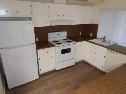 Kitchen - 616 Isla Pl, Davis, CA 95616 photo 4 of 5