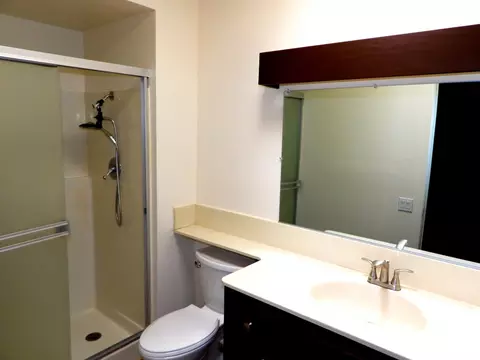 Bath - 616 Isla Pl, Davis, CA 95616 photo 4 of 4