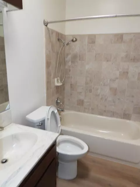Bath - 616 Isla Pl, Davis, CA 95616 photo 1 of 4