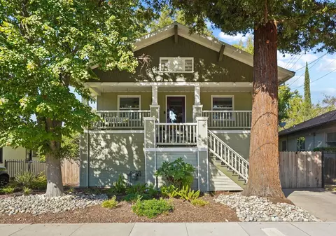 818 38th St, Sacramento, CA 95816