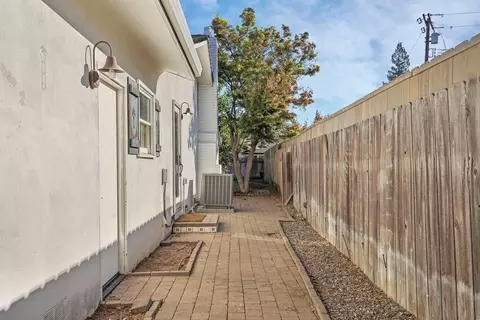 1192 N Ham Ln, Lodi, CA 95242 photo 37