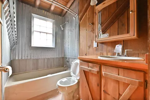 Bath - 329 Loop Rd, Glencoe, CA 95232 photo 5 of 6