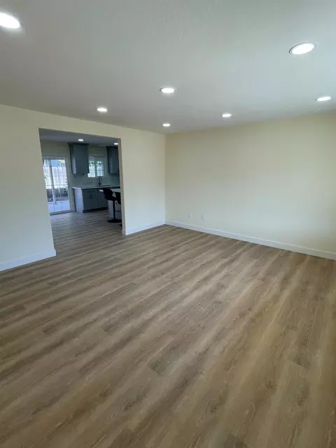 1613 Clevenger Dr, Modesto, CA 95356 photo 2