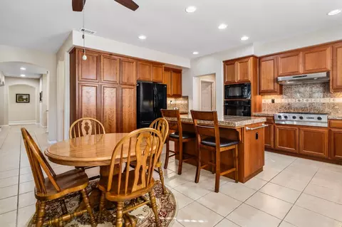 Kitchen - 2577 Baigorry Ct, Tracy, CA 95304 photo 2 of 8