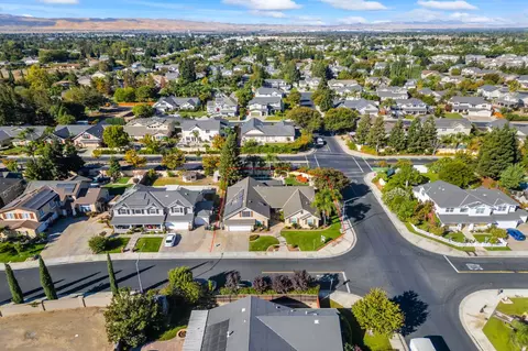 View/Area - 2577 Baigorry Ct, Tracy, CA 95304 photo 9 of 12