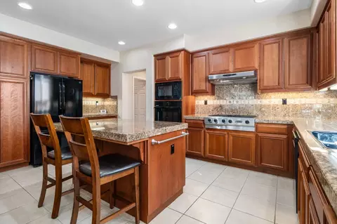 Kitchen - 2577 Baigorry Ct, Tracy, CA 95304 photo 3 of 8