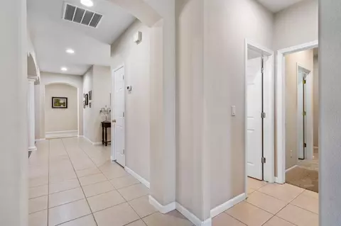 Entry Way - 2577 Baigorry Ct, Tracy, CA 95304 photo 3 of 9