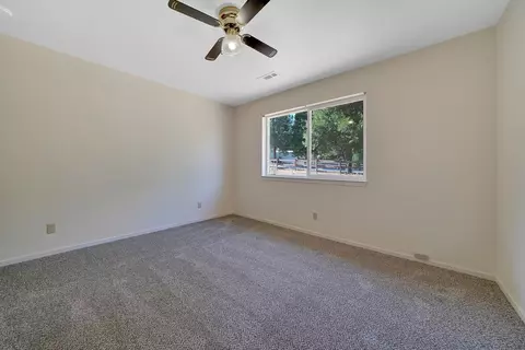 Bedroom - 14910 Lupe Rd, Pine Grove, CA 95665 photo 3 of 11