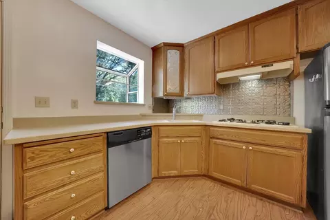 Kitchen - 14910 Lupe Rd, Pine Grove, CA 95665 photo 3 of 5
