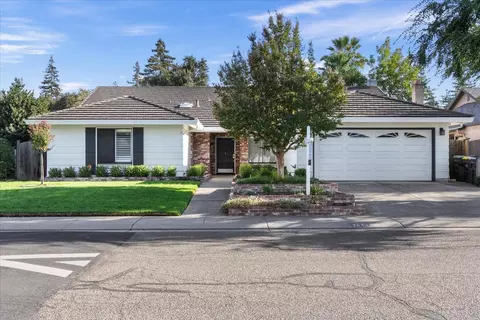 2632 Meadow Lake Dr, Stockton, CA 95207