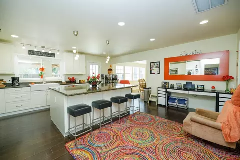 Kitchen - 940 E Minnesota Ave, Turlock, CA 95382 photo 4 of 6