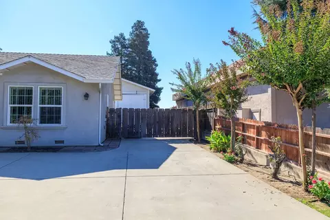 Exterior - 940 E Minnesota Ave, Turlock, CA 95382 photo 4 of 14