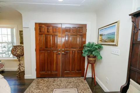 Entry Way - 940 E Minnesota Ave, Turlock, CA 95382 photo 1 of 1