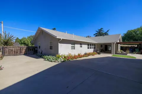 Exterior - 940 E Minnesota Ave, Turlock, CA 95382 photo 5 of 14