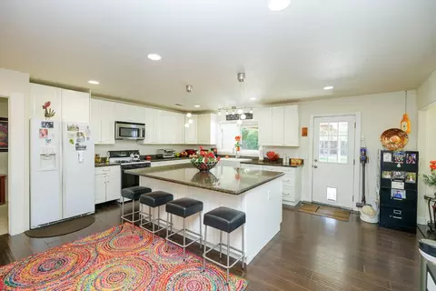 Kitchen - 940 E Minnesota Ave, Turlock, CA 95382 photo 2 of 6