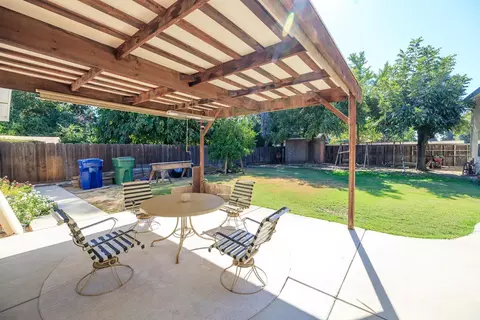 Exterior - 940 E Minnesota Ave, Turlock, CA 95382 photo 10 of 14