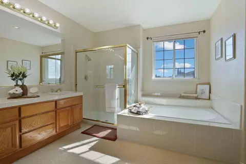 Bath - 345 Christopher Michael Ln, Tracy, CA 95377 photo 5 of 5