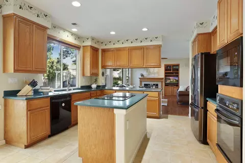 Kitchen - 345 Christopher Michael Ln, Tracy, CA 95377 photo 3 of 5