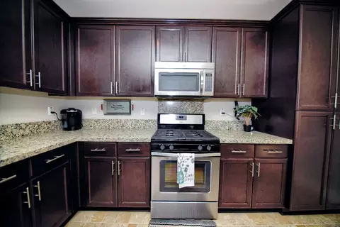 Kitchen - 9429 Vintner Cir, Patterson, CA 95363 photo 4 of 6