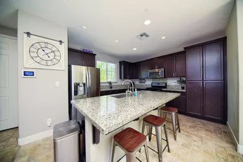 Kitchen - 9429 Vintner Cir, Patterson, CA 95363 photo 2 of 6