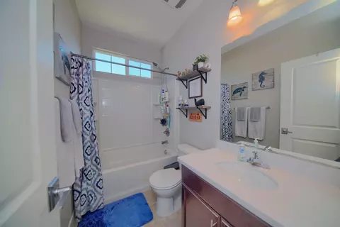 Bath - 9429 Vintner Cir, Patterson, CA 95363 photo 7 of 8
