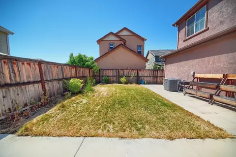 Exterior - 9429 Vintner Cir, Patterson, CA 95363 photo 6 of 8