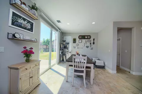 Entry Way - 9429 Vintner Cir, Patterson, CA 95363 photo 3 of 9