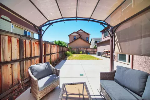 Exterior - 9429 Vintner Cir, Patterson, CA 95363 photo 5 of 8
