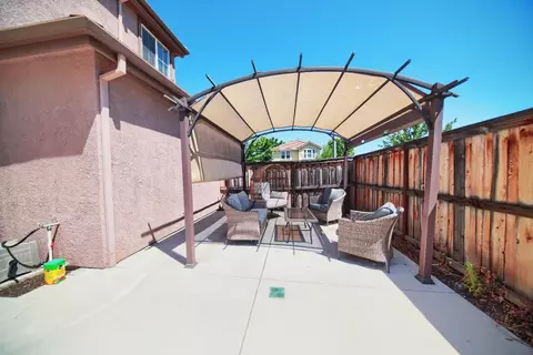 Exterior - 9429 Vintner Cir, Patterson, CA 95363 photo 4 of 8