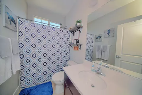 Bath - 9429 Vintner Cir, Patterson, CA 95363 photo 6 of 8
