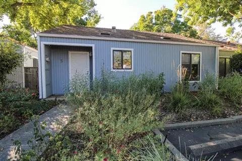 2444 Sycamore Ln #3, Davis, CA 95616 photo 1