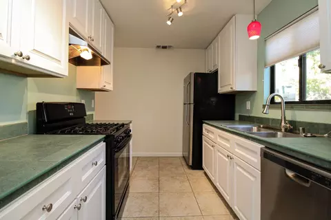 2444 Sycamore Ln #3, Davis, CA 95616 photo 7