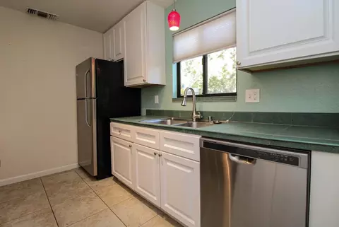 2444 Sycamore Ln #3, Davis, CA 95616 photo 8