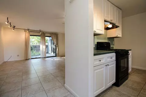 2444 Sycamore Ln #3, Davis, CA 95616 photo 6