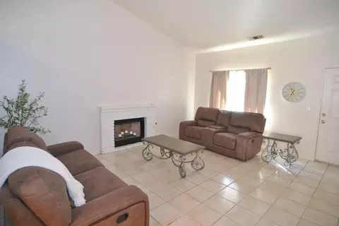 1766 Westview Dr, Ceres, CA 95307 photo 3