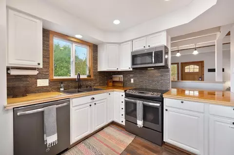 Kitchen - 2511 Big Strike Trl, Cool, CA 95614 photo 2 of 6