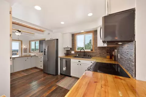 Kitchen - 2511 Big Strike Trl, Cool, CA 95614 photo 3 of 6