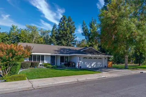 3359 Shamrock Pl, Merced, CA 95340 photo 3