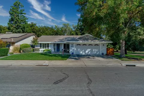 3359 Shamrock Pl, Merced, CA 95340 photo 2