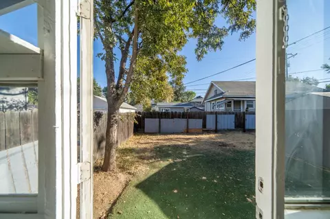 Exterior - 108 E 8th St, Tracy, CA 95376 photo 5 of 10