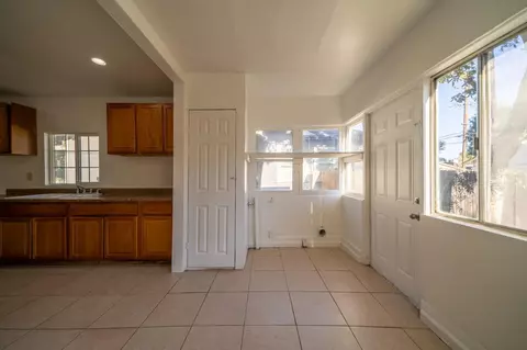 Entry Way - 108 E 8th St, Tracy, CA 95376 photo 2 of 3
