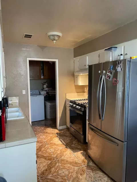 Kitchen - 5100 Tyson Ave, Modesto, CA 95357 photo 1 of 2