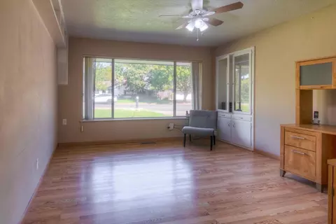 Living - 5400 Valhalla Dr, Carmichael, CA 95608 photo 9 of 12