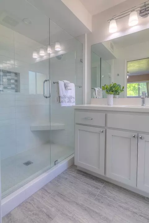 Bath - 5400 Valhalla Dr, Carmichael, CA 95608 photo 3 of 6
