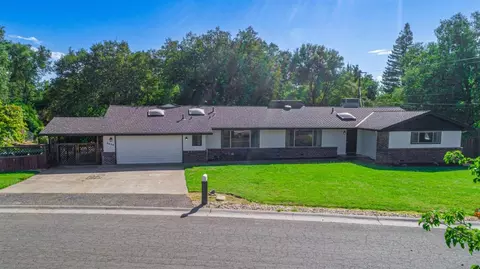 Exterior - 5400 Valhalla Dr, Carmichael, CA 95608 photo 3 of 37