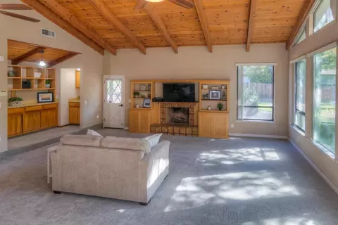 Living - 5400 Valhalla Dr, Carmichael, CA 95608 photo 11 of 12