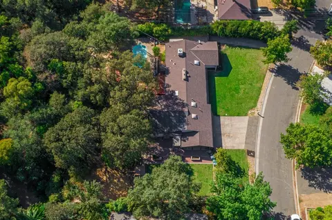 View/Area - 5400 Valhalla Dr, Carmichael, CA 95608 photo 3 of 5