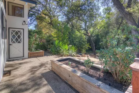 Exterior - 5400 Valhalla Dr, Carmichael, CA 95608 photo 15 of 37